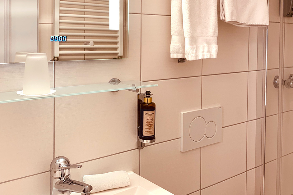 vetrox, glass scratch, glass repair, glass scratch removal, damaged glass, nano, glass protection, safety glass, LSG, glazing, glazed, IG