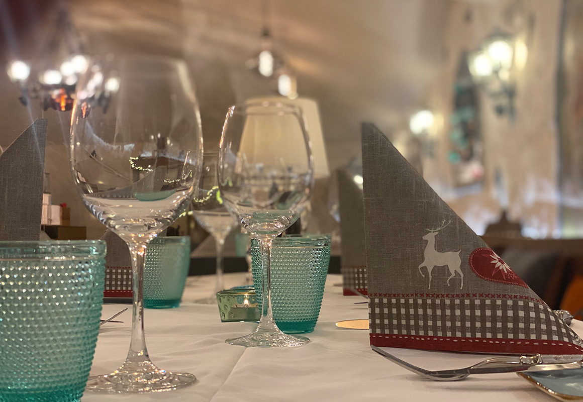 restaurant, bündte, buendte, jenins, Bündner Wein, Panorama, Terrasse, Sonnenterrasse, Bündner Spezializäten, Restaurant Graubünden