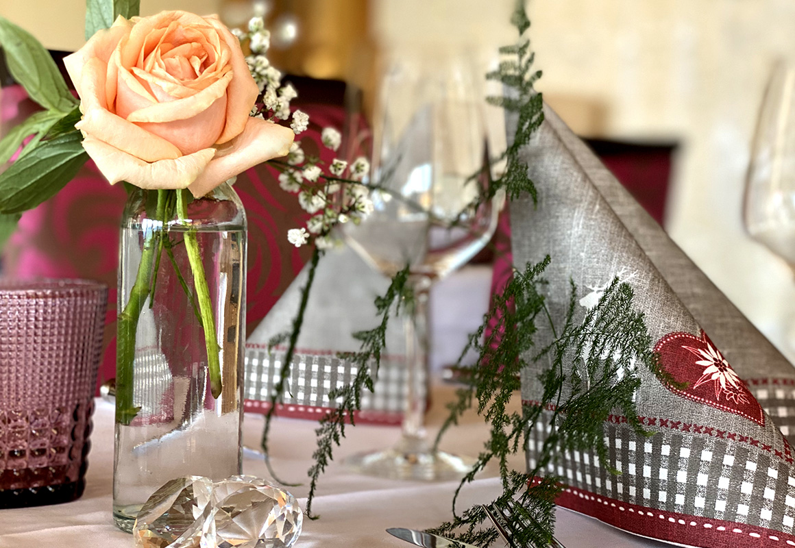 restaurant, bündte, buendte, jenins, Bündner Wein, Panorama, Terrasse, Sonnenterrasse, Bündner Spezializäten, Restaurant Graubünden