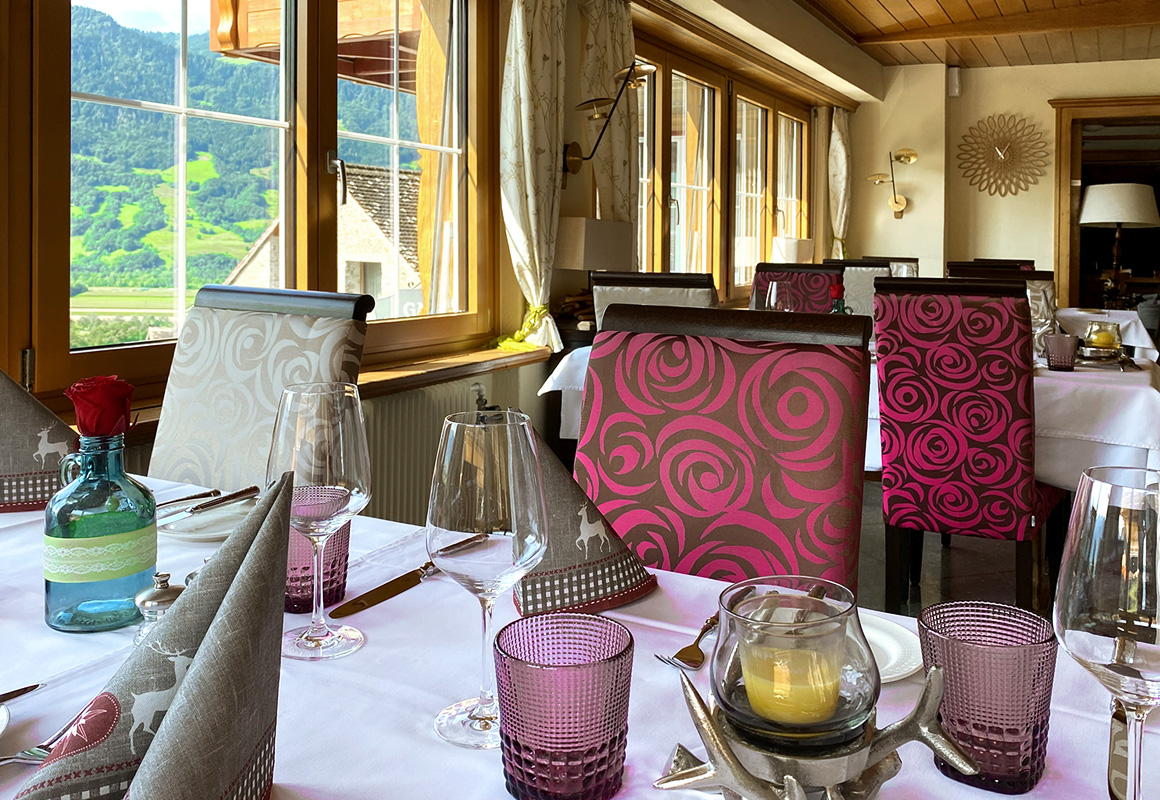 restaurant, bündte, buendte, jenins, Bündner Wein, Panorama, Terrasse, Sonnenterrasse, Bündner Spezializäten, Restaurant Graubünden