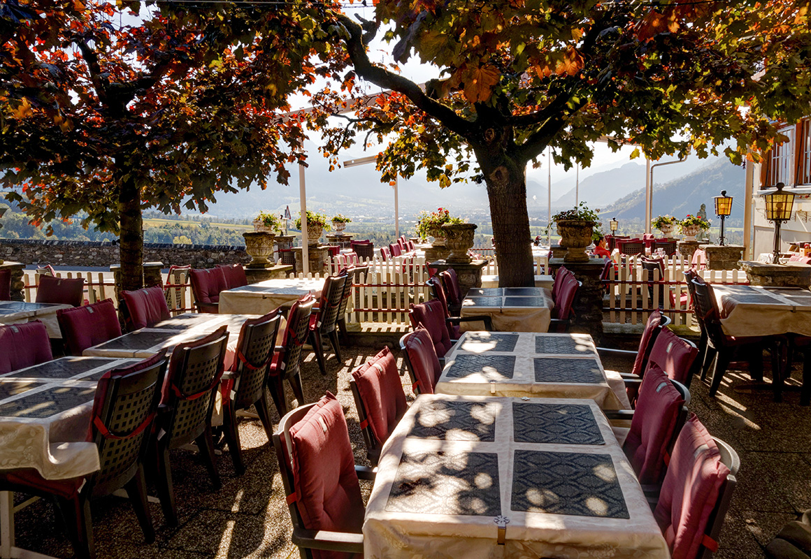 restaurant, bündte, buendte, jenins, Bündner Wein, Panorama, Terrasse, Sonnenterrasse, Bündner Spezializäten, Restaurant Graubünden